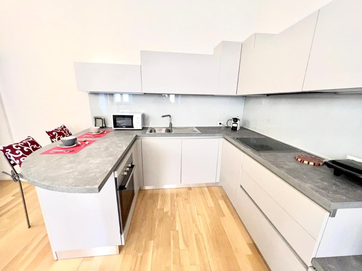 * Esclusivo & Moderno Roma Centro Campo De Fiori * Apartment Luaran gambar